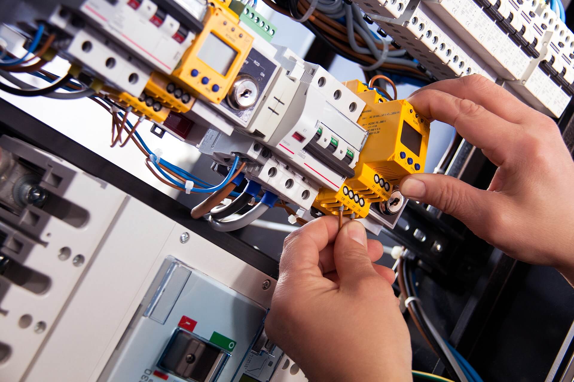 Curso de Electricista: <br>Formación Online con Prácticas en Valencia Curso de Electricista: <br>Formación Online con Prácticas en Valencia